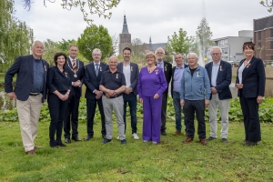 Burgemeester Van Meygaarden zet elf inwoners in het zonnetje tijdens Lintjesregen