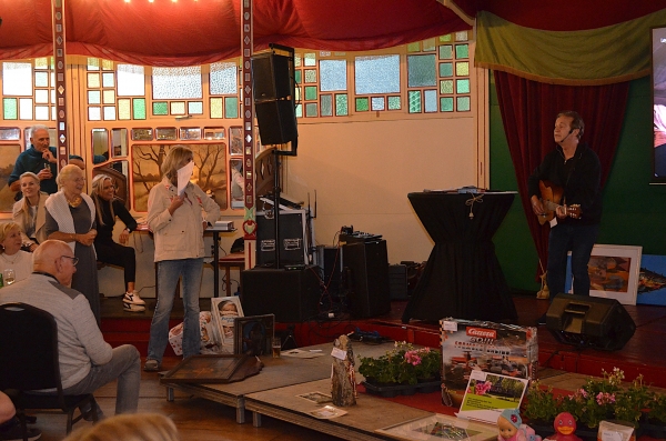 Veilingsavond in Spiegeltent Boxtel levert meer dan 2000 euro op voor goede doel